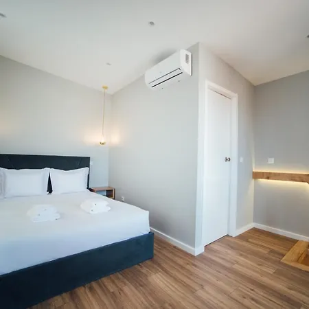 Lightpoint Hostal Oporto