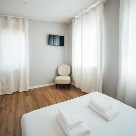 Hostal Lightpoint