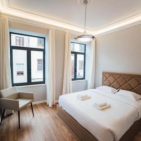 Lightpoint Hostal Oporto