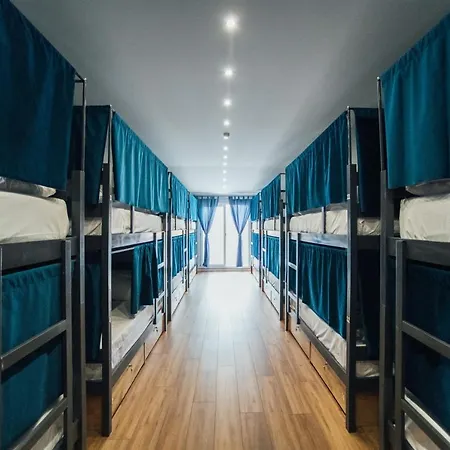 Lightpoint Hostal *