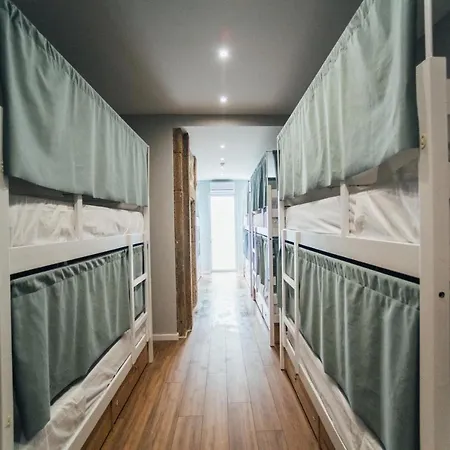 Lightpoint Hostal *